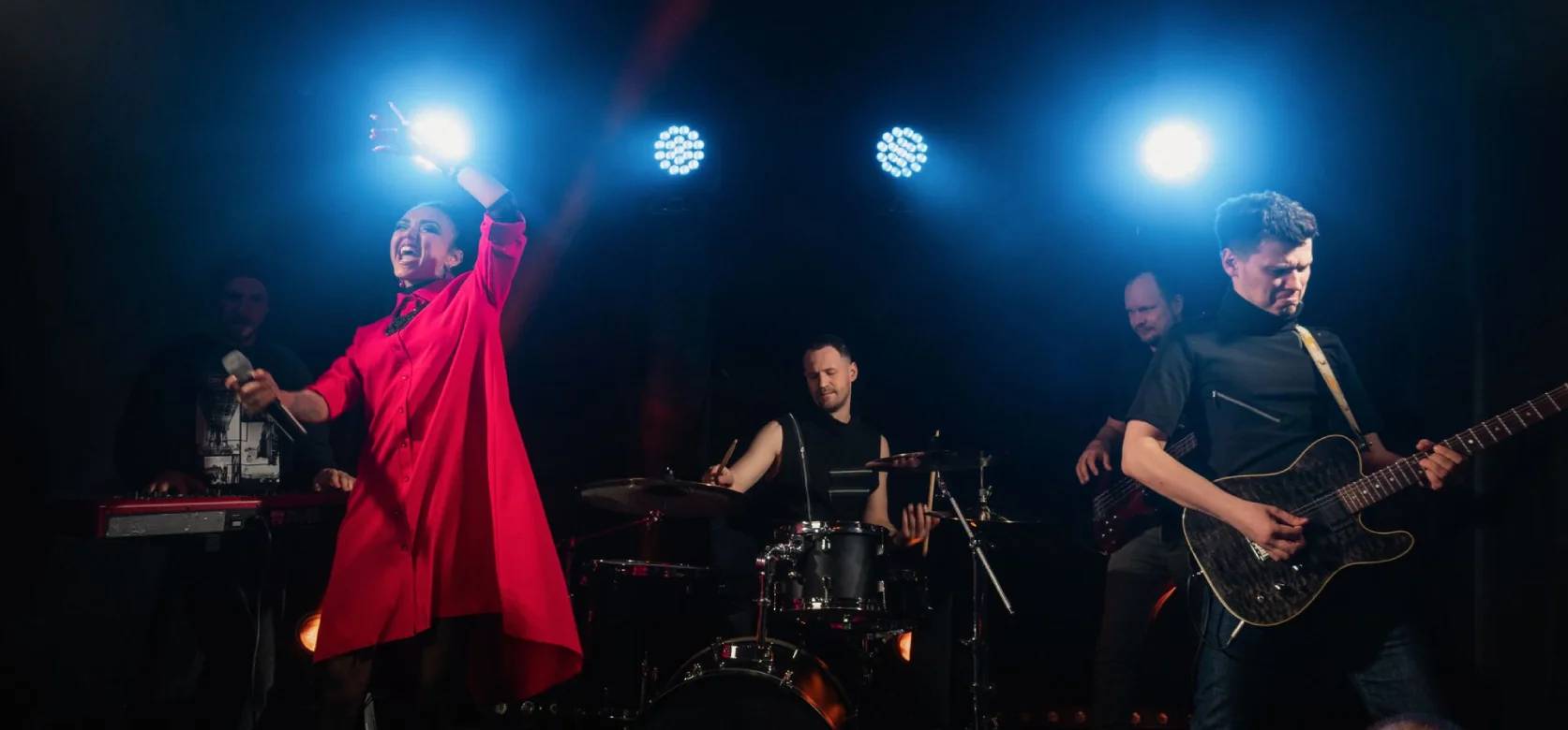 Live-Band auf der Bühne – Coverband und Ensemble für Kreuzfahrt