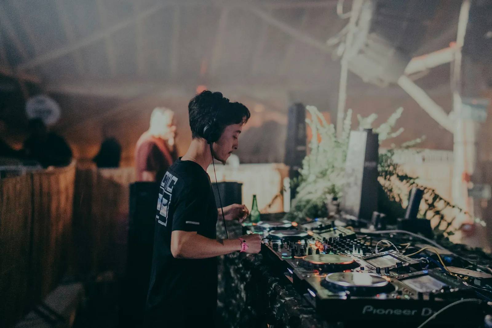 Resident DJ for restaurant contract in Manama, Bahrain - Rising Stars