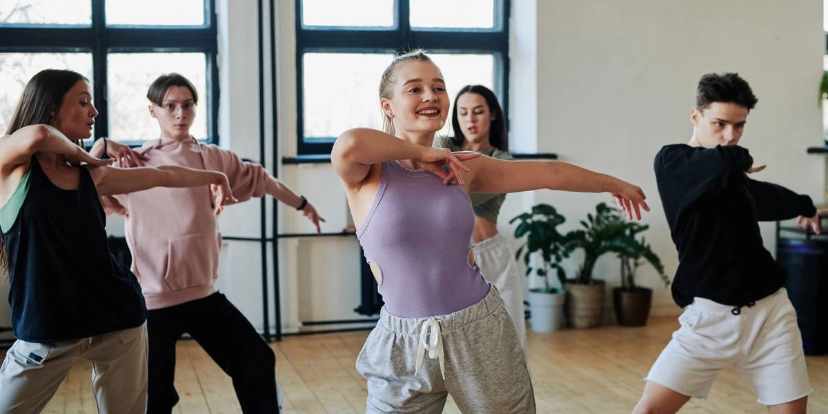 Dance jobs for dancers in a Korea theme park — Rising Stars