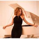 Female Pianist 107193