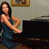 Female Pianist 108366