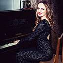 Female Pianist 8828
