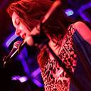 Female Pianist And Singer 8695