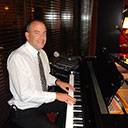 Male Pianist Singer 10348