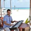 Male Pianist Singer 108698