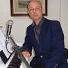 Pianist And Singer 106969