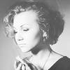 Pianist And Singer 109317