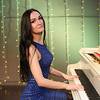 Female Singer 830